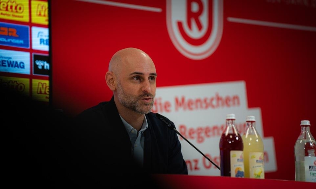 Jahn-Sportchef im Interview: Prominente Wegbegleiter mit Rangnick ...