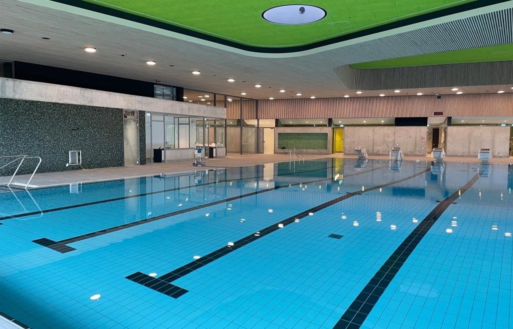 Sexueller Übergriff im Neutraublinger Hallenbad: So steht es um Suche nach dem Unbekannten