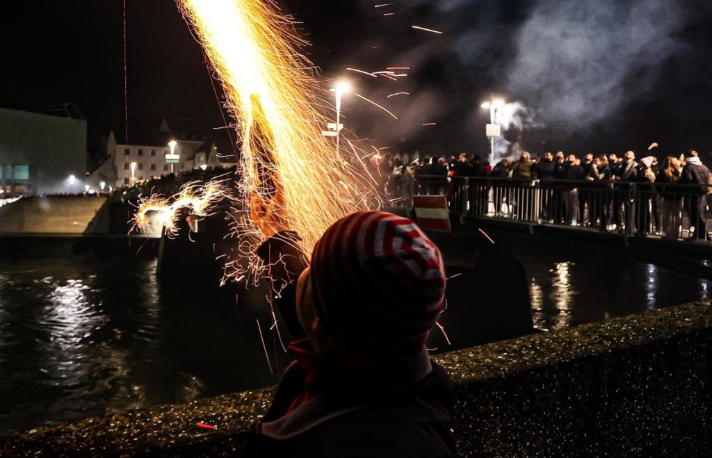 Gesperrte Brücken und Böller-Verbot: Das gilt an Silvester in Regensburg