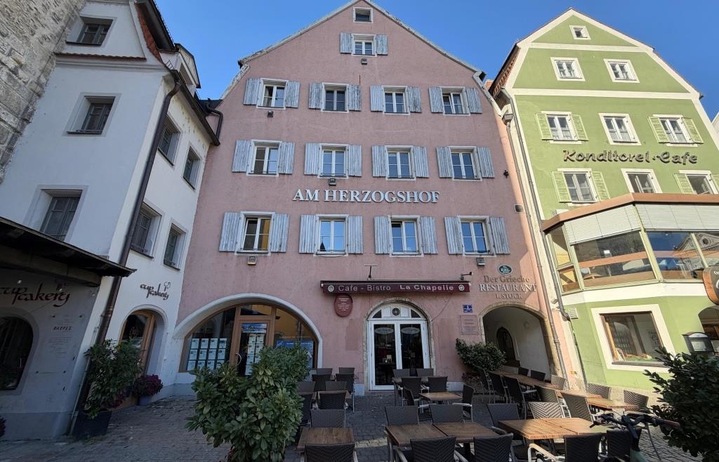 Regensburger Altstadt-Juwel Mitten im Welterbe steht zum Verkauf